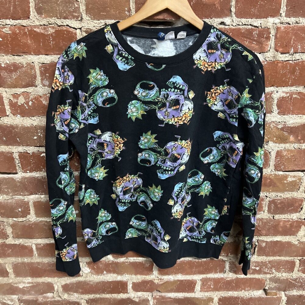 Rick and Morty Mens Black All Over Print Skulls Sweater Size Small Long Sleeve
